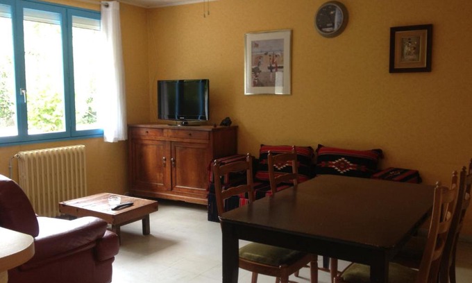 Pompertuzat House | Inviting Gite Pompertuzat with Kitchen Amenities & High Rating