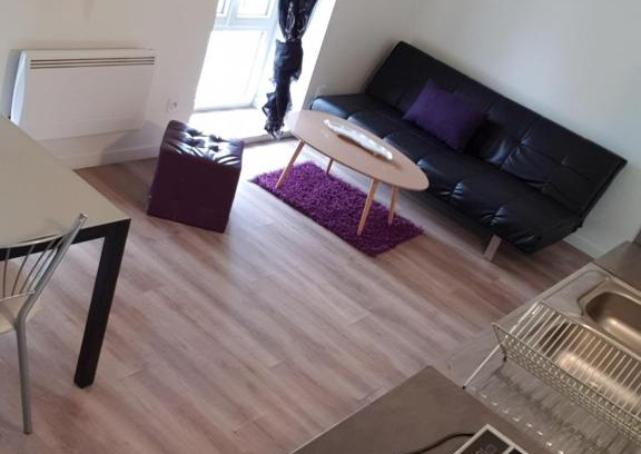 Pont-de-Cheruy Apartment | Convenient Gite Porte de Lyon: Perfect for Families