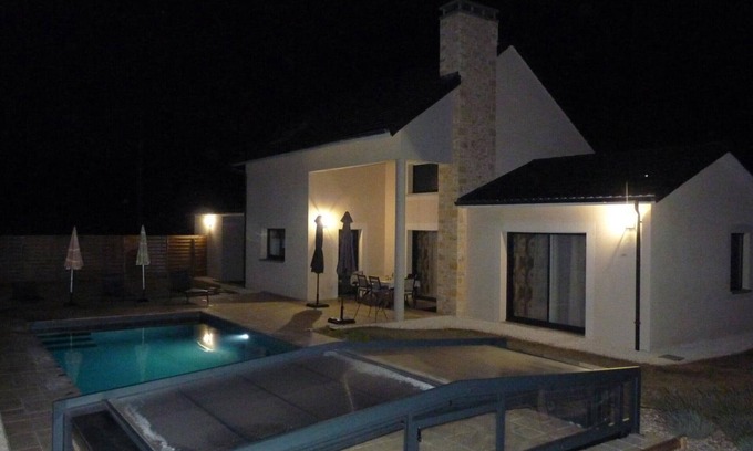 Prats-de-Carlux Cottage | Cozy Gite Prats-de-Carlux with Pool and Spa for 6 Guests