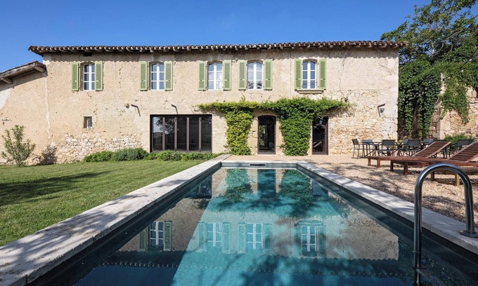 Puysegur House | Relax at Gite Presbytère de Puységur with Ocean Views