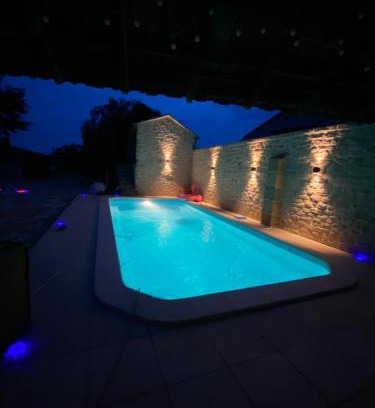 Arles House | Escape to Gite Provençal du Mas Arnaud: Oceanfront Bliss