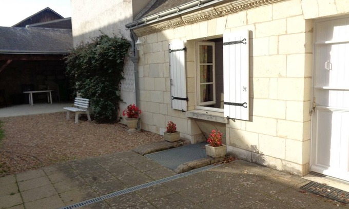 Restigne Cottage | Inviting Gite Restigné: Family-Friendly with Spa Amenities