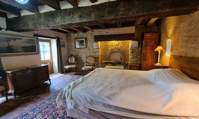 Rivarennes Cottage | Spacious Gite Rivarennes with Pool and Family-Friendly Comfort