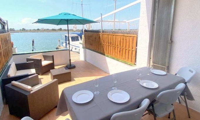 Santa Margarida Cottage | Family-Friendly Gite Roses: 5 Bedrooms for Your Getaway