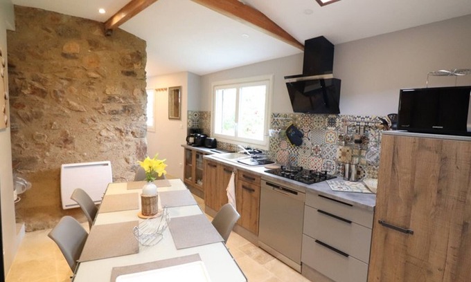 Saint-Etienne-de-Maurs Cottage | Cozy Gite Saint-Étienne-de-Maurs with Spa and Breakfast