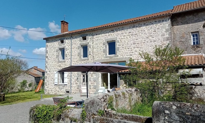 Saint-Estephe Cottage | Spacious Gite Saint-Estèphe: Perfect for Family Getaways