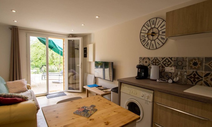 Saint-Andre-dAllas Cottage | Cozy Gite Saint-André-d'Allas: Ideal for Couples Getaway