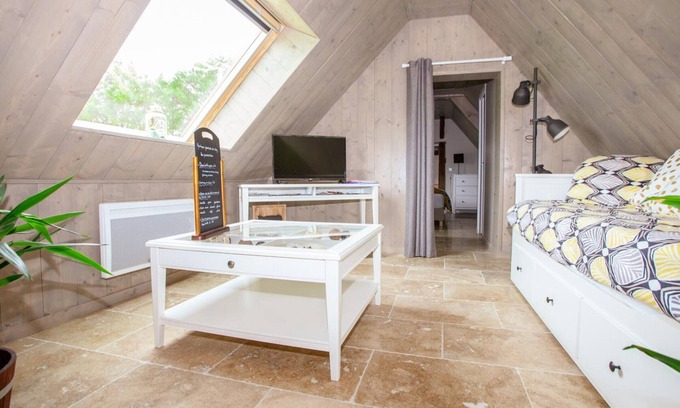 Sennevieres Cottage | Gite Sennevières: 8 Bedrooms, Pool & Spa Retreat Awaits