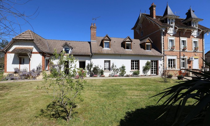Salbris Apartment | Gite Sologne in Salbris: Guest Rated 9.8, Pet-Friendly Stay