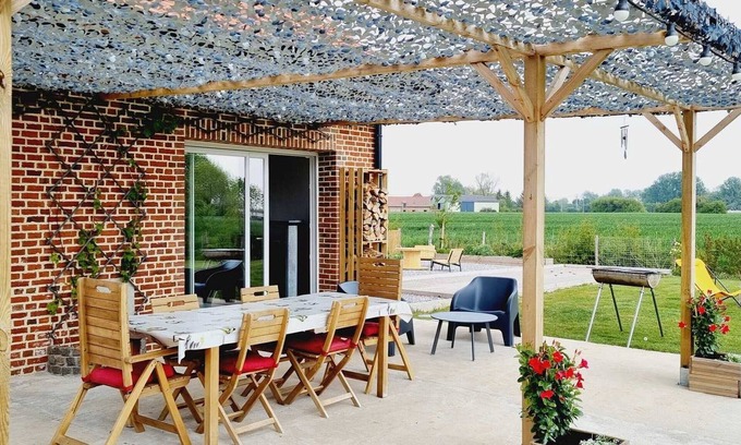 Steenwerck Cottage | Gite Steenwerck: Perfect Retreat with Spa & Family Amenities