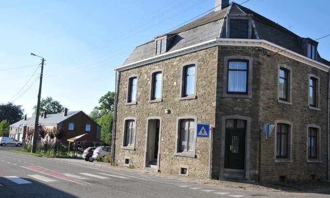 Bourcy House | Pet-Friendly Gite Stone Lodge with Family Amenities