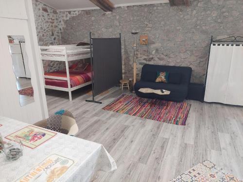 Tuchan Apartment | Charming Ancienne Grange Rénovée - Family & Pet Friendly Stay