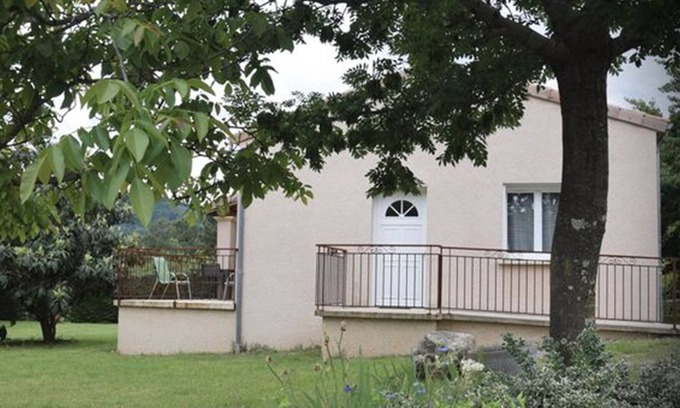 Ailhon Apartment | Beautiful Gite Sunflowers: Family-Friendly with Breakfast