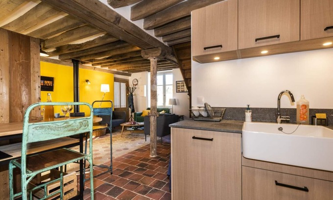 Themericourt Cottage | Gite Théméricourt: Family-Friendly Retreat with Spa Amenities