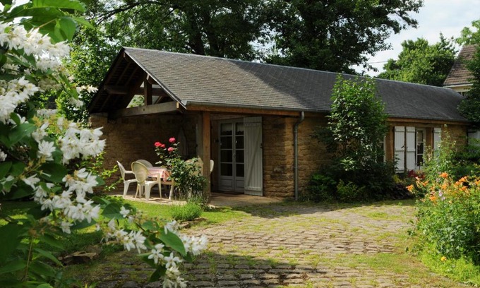 Floing House | Oceanfront Gite THEYS Floing - Family-Friendly Retreat