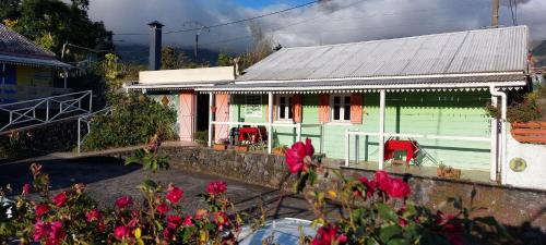 Cilaos House | Discover Gite Ti Case Lontan: Family-Friendly Retreat