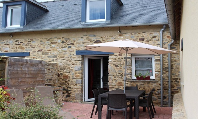 La Fresnais Cottage | Gîte TI MELEN: Idyllic Stay Near Mont-St-Michel Bay
