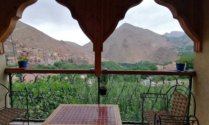 Imlil Apartment | GITE TIZI MIZIK: Family-Friendly Haven with Spa & Kitchen