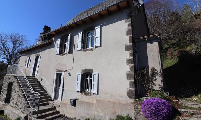 Tournemire Cottage | Family-Friendly Gite Tournemire with Kitchen Amenities