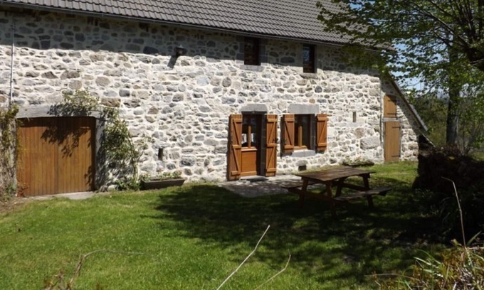 Tremouille Cottage | Family-Friendly Gite Trémouille - 3 Bedrooms for 6 Guests