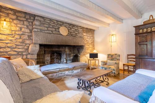 Plobannalec-Lesconil House | Gite Ty Coz - Family-Friendly Stay Just 5 Minutes from Beach