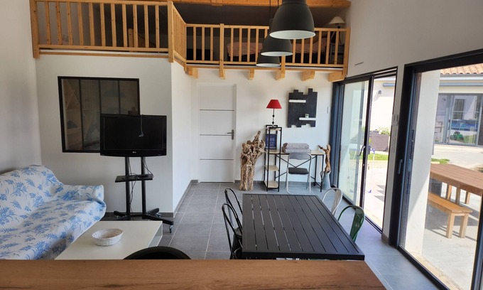 Saint-Magne-de-Castillon House | Cozy Gite Valette with Mezzanine Bedroom & Relaxing Spa