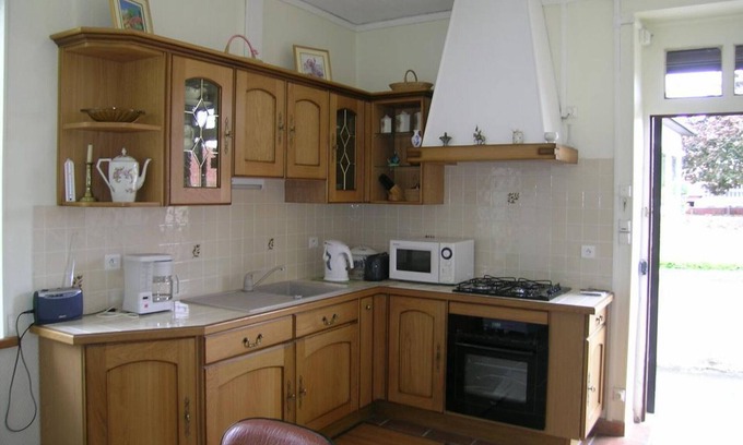 Verneix Cottage | Relaxing Retreat at Gite Verneix with Spa and Pet-Friendly Amenities