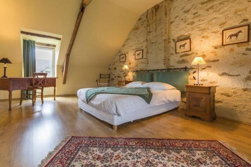 Missillac House | Pet-Friendly Gite Vert Maison Bretonne with Ocean Views