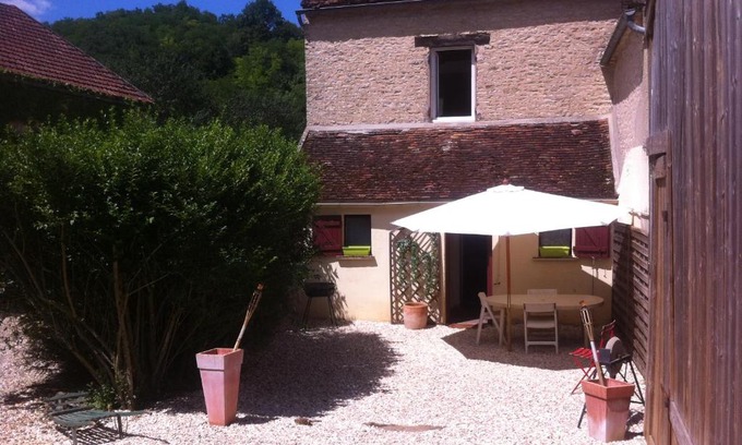 Chamoux House | Discover Gite Vezelay: Pet and Child Friendly Retreat