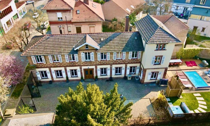 Selestat Villa | Family-Friendly Gite Villa Avril with Pool & Spa near Europapark