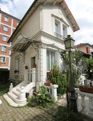 Aulnay-sous-Bois Villa | Convenient Gite Villa Fauvette Near RER B Station