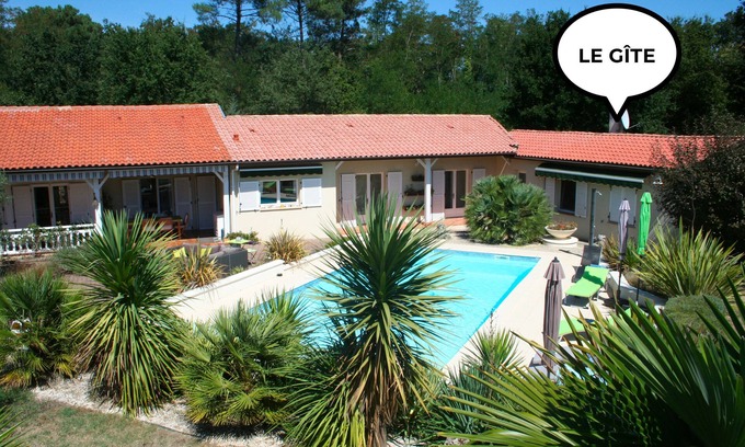 Grezet-Cavagnan Cottage | Relaxing Gîte with Access to a Private Swimming Pool