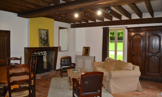 La Baconniere Cottage | Inviting Gîte with Pond Near Brittany and Normandy