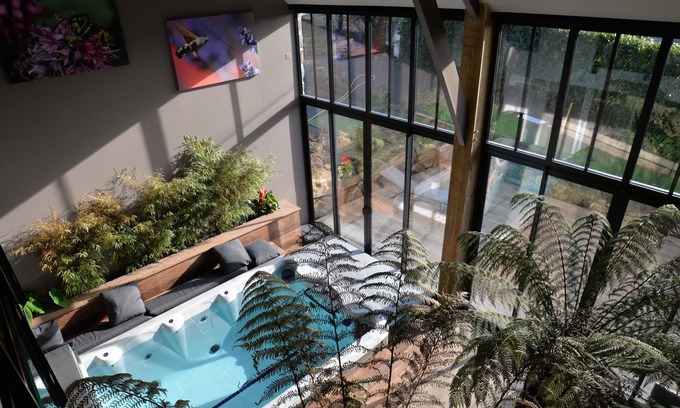 Dragey-Ronthon House | Elegant Gite with Swim Spa & Sauna near Mont Saint-Michel