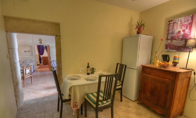 Douchapt House | Gite with swimming pool / restaurant nearby