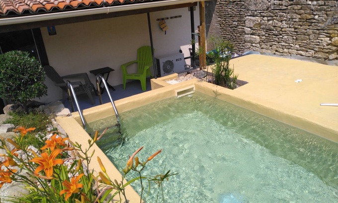 Vandre Apartment | Gite Zoé: Enjoy a Family Retreat with Shared Pool Access