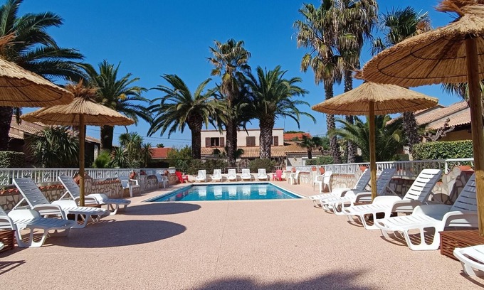 Roquefort-des-Corbieres House | Gitelacapelle: Tropical Retreat with Pools Near Wild Beaches