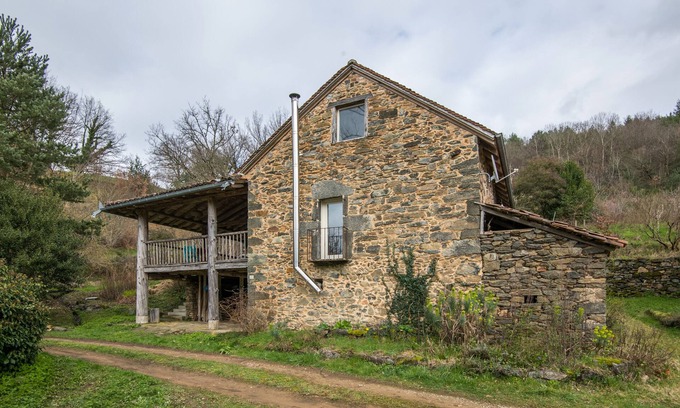 Saint-Cere House | Discover GiteleCun: Pet-Friendly Retreat with Pool & Breakfast