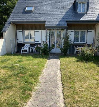 Cherrueix House | Gites des Sablons: Enjoy Oceanfront Bliss with Family