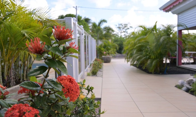 Anse-Bertrand House | GITES FLEURS D ABEILLES - Bungalow with Pool and Spa