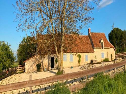 Palluau-sur-Indre House | Gites for 2 people at a chateau with a garden