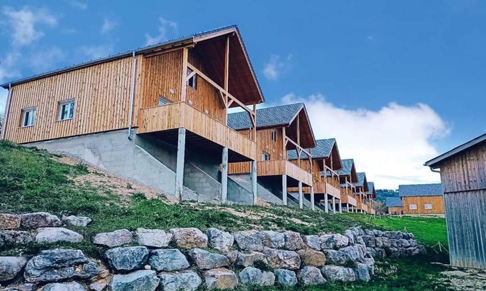 Charchilla Ski Chalet | Discover Gites Jura Sud: 9.1/10 with Family-Friendly Amenities
