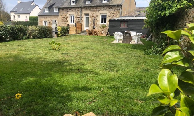 Plouguiel Bed & Breakfast | Oceanview Getaway at Gites le Rucher de Kerillis
