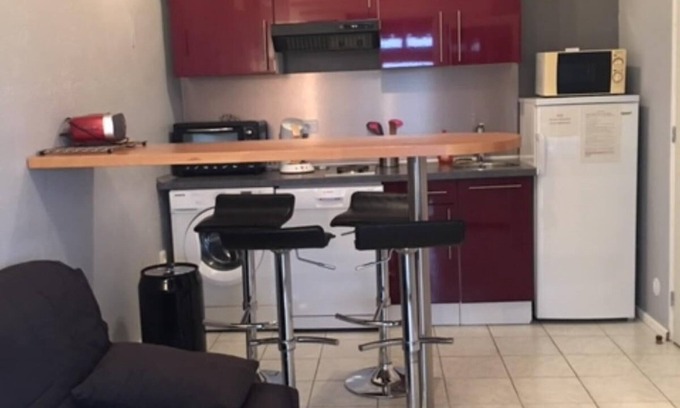 Carpentras Apartment | Cozy Gites Les Lauriers with Spa Access for 2-4 Guests