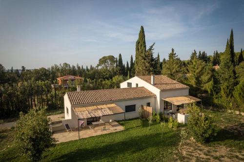 Saint-Etienne-du-Gres Villa | Discover Gites Notre Dame du Château: Oceanfront Retreat