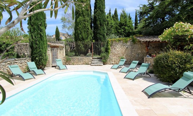 Cabrieres-d'Avignon Apartment | Idyllic Retreat at Gites Provence et Nature - Pet-Friendly Oasis