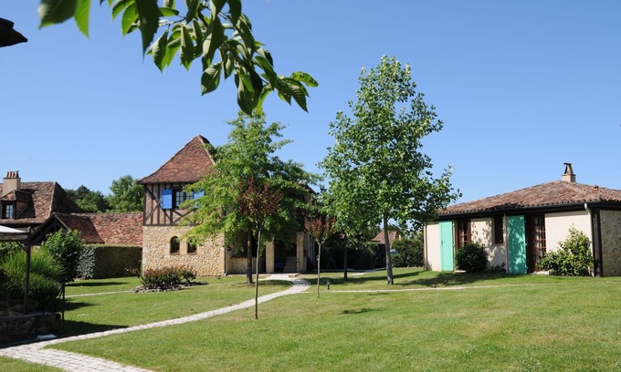Bosset House | Gites with whirlpool bath - Holidays near Bergerac