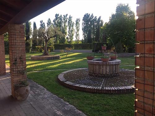 Melizzano Bed & Breakfast | Guest Rated 9.5 - Giunti Agriturismo with Family-Friendly Dining