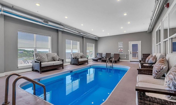 Hollister House | Unwind at Give Us This Day Chalet with Pet-Friendly Amenities