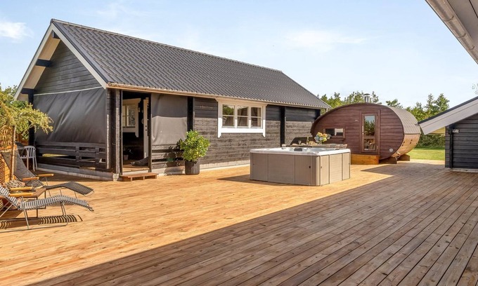 Spøttrup House | Gizella: Relax by the Ocean with Spa & Hot Tub Access